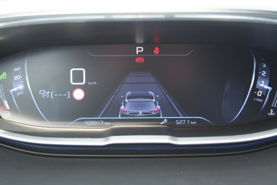 Peugeot 3008 Allure 1.6 Blue HDI AT6, Navi, 360°-Kamera