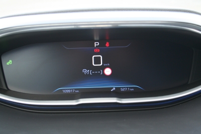 Peugeot 3008 Allure 1.6 Blue HDI AT6, Navi, 360°-Kamera