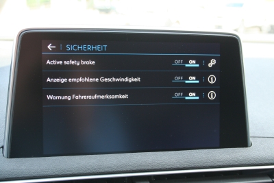 Peugeot 3008 Allure 1.6 Blue HDI AT6, Navi, 360°-Kamera