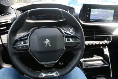 Peugeot e-208 GT 136PS Akku100%, Alcantara, Glasdach
