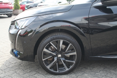 Peugeot e-208 GT 136PS Akku100%, Alcantara, Glasdach