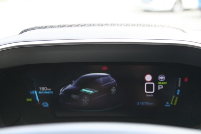 Peugeot e-208 GT 136PS Akku100%, Alcantara, Glasdach