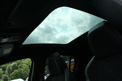 Peugeot e-208 GT 136PS Akku100%, Alcantara, Glasdach