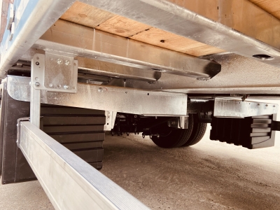 Möslein TT 31 31 t Tridem- Tieflader 3 Achs, 8 m Ladefläche
Neufahrzeug