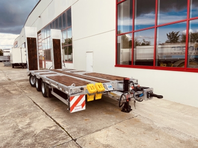 Möslein TT 31 31 t Tridem- Tieflader 3 Achs, 8 m Ladefläche
Neufahrzeug