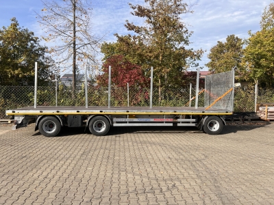 Möslein T 3 Plato 9 m 3 Achs Jumbo- Plato- Anhänger 9 m, Mega