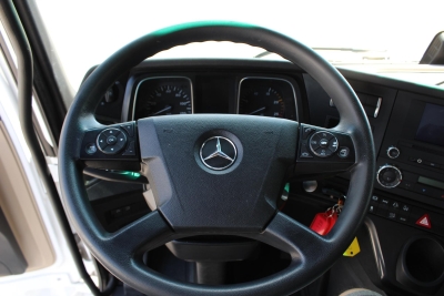 Mercedes-Benz 