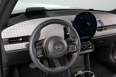 MINI Cooper C 3T Favoured Trim DKG JCW-Sitze HuD Nav