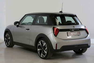 MINI Cooper C 3T Favoured Trim DKG JCW-Sitze HuD Nav