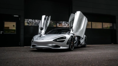 McLaren 750S Spider Carbon Pak. Lift B&W Racing Seat