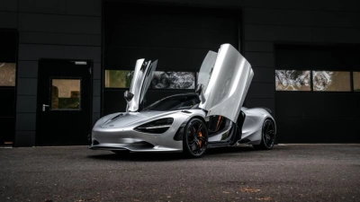 McLaren 750S Spider Carbon Pak. Lift B&W Racing Seat