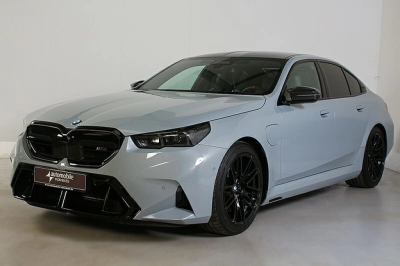 BMW M5 G90 ACC B&W Carbon Pak. V-Max Sitzbelüf. LED