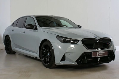 BMW M5 G90 ACC B&W Carbon Pak. V-Max Sitzbelüf. LED