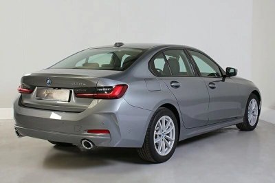 BMW 330e LED Widescreen HiFi Kamera HuD Sportsitze