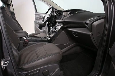 Ford Kuga 2.0 TDCi 4X4 Titanium ACC Xenon Kamera