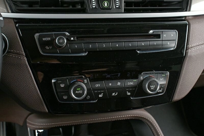 BMW X1 xDr. 18dA xLine ACC HuD Navi LED Parkassist
