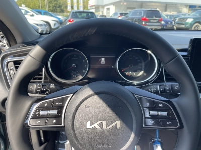 Kia XCeed MJ 25 1.5 T-GDI DCT Navi LED PDC v+h Kamera 
