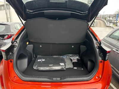 Toyota Yaris Cross 5-Türer Spicy Edition 1,5-l-VVT-iE Hybrid Syst. 
85kW (116 PS) CVT (4x2)