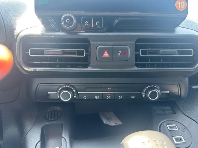 Toyota Proace City L2 verblecht 4-türig Meister 1,5 D-4D 96 KW (130 PS) Start/Stop 6-Gang-Schaltgetriebe