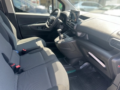 Toyota Proace City L2 verblecht 4-türig Meister 1,5 D-4D 96 KW (130 PS) Start/Stop 6-Gang-Schaltgetriebe