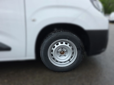 Toyota Proace City L1 verblecht 4-türig Duty 1,2-l-Turbo 81 Kw (110 PS) Start/Stop 6-Gang-Schaltgetriebe