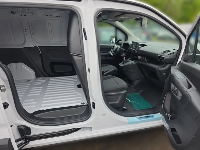 Toyota Proace City L1 verblecht 4-türig Duty 1,2-l-Turbo 81 Kw (110 PS) Start/Stop 6-Gang-Schaltgetriebe