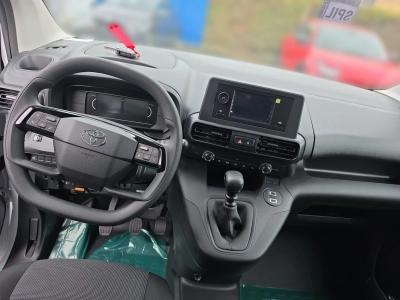 Toyota Proace City L1 verblecht 4-türig Duty 1,2-l-Turbo 81 Kw (110 PS) Start/Stop 6-Gang-Schaltgetriebe