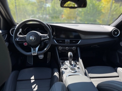 Alfa Romeo Giulia Quadrifoglio 2.9 V6 520PS / H&K  