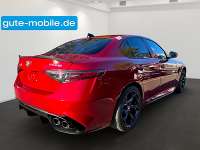 Alfa Romeo Giulia 2.9 V6 Bi-Turbo AT8 Quadrifoglio
