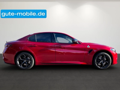 Alfa Romeo Giulia 2.9 V6 Bi-Turbo AT8 Quadrifoglio