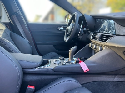 Alfa Romeo Giulia 2.9 V6 Bi-Turbo AT8 Quadrifoglio