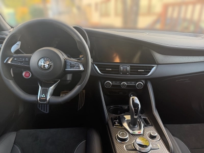 Alfa Romeo Giulia Quadrifoglio 520PS RB/SPARCO / ACRAPOVIC 