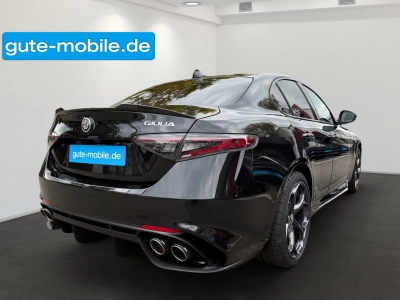 Alfa Romeo Giulia Quadrifoglio 520PS RB/SPARCO / ACRAPOVIC 