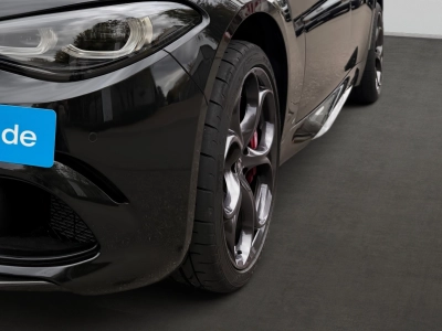 Alfa Romeo Giulia Quadrifoglio 520PS RB/SPARCO / ACRAPOVIC 