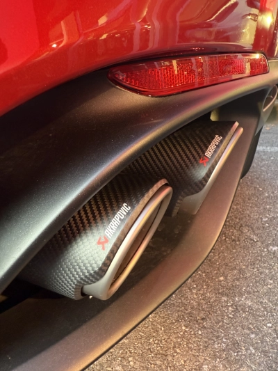 Alfa Romeo Giulia Quadrifoglio 520PS /SPARCO / ACRAPOVIC 