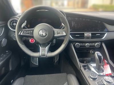 Alfa Romeo Giulia Quadrifoglio 520PS /SPARCO / ACRAPOVIC 