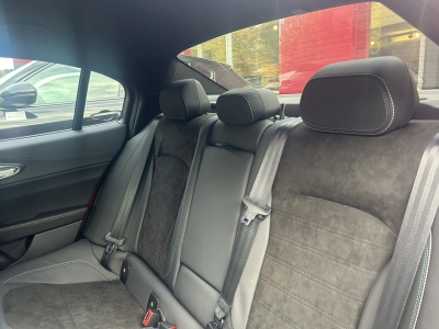 Alfa Romeo Giulia Quadrifoglio 520PS /SPARCO / ACRAPOVIC 
