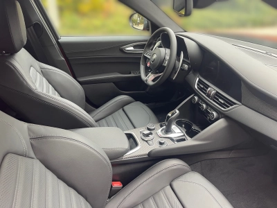 Alfa Romeo Giulia 2.9 V6 Bi-Turbo AT8 Quadrifoglio
