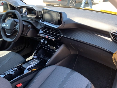 Peugeot e-208 Allure| SHZ | NAVI | PDC hinten |FARO GELB