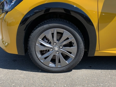 Peugeot e-208 Allure| SHZ | NAVI | PDC hinten |FARO GELB