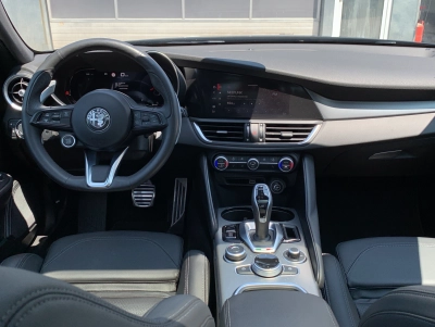 Alfa Romeo Giulia 2.0 Turbo Veloce MATRIX|PANO|CARPLAY