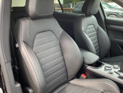 Alfa Romeo Stelvio 2.2 Diesel Veloce 21 Zoll | ACC | MATRIX