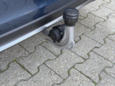 Mercedes-Benz A 180 7G-DCT Progressive / AHK / LED / RFK 