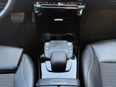 Mercedes-Benz A 180 7G-DCT Progressive / AHK / LED / RFK 