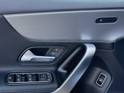 Mercedes-Benz A 180 7G-DCT Progressive / AHK / LED / RFK 