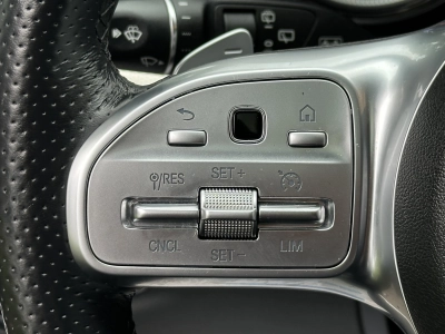 Mercedes-Benz E 300 de T 9G-TRONIC AMG Line /PANO / Burmester
