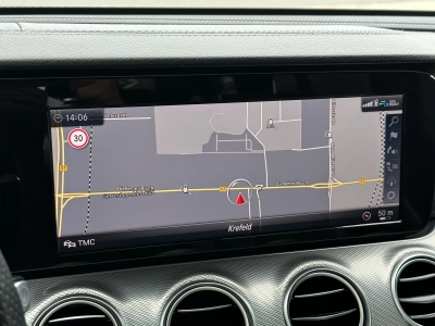 Mercedes-Benz E 300 de T 9G-TRONIC AMG Line /PANO / Burmester
