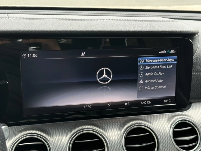 Mercedes-Benz E 300 de T 9G-TRONIC AMG Line /PANO / Burmester
