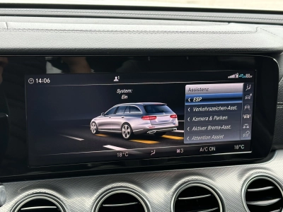 Mercedes-Benz E 300 de T 9G-TRONIC AMG Line /PANO / Burmester
