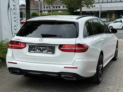 Mercedes-Benz E 300 de T 9G-TRONIC AMG Line /PANO / Burmester
